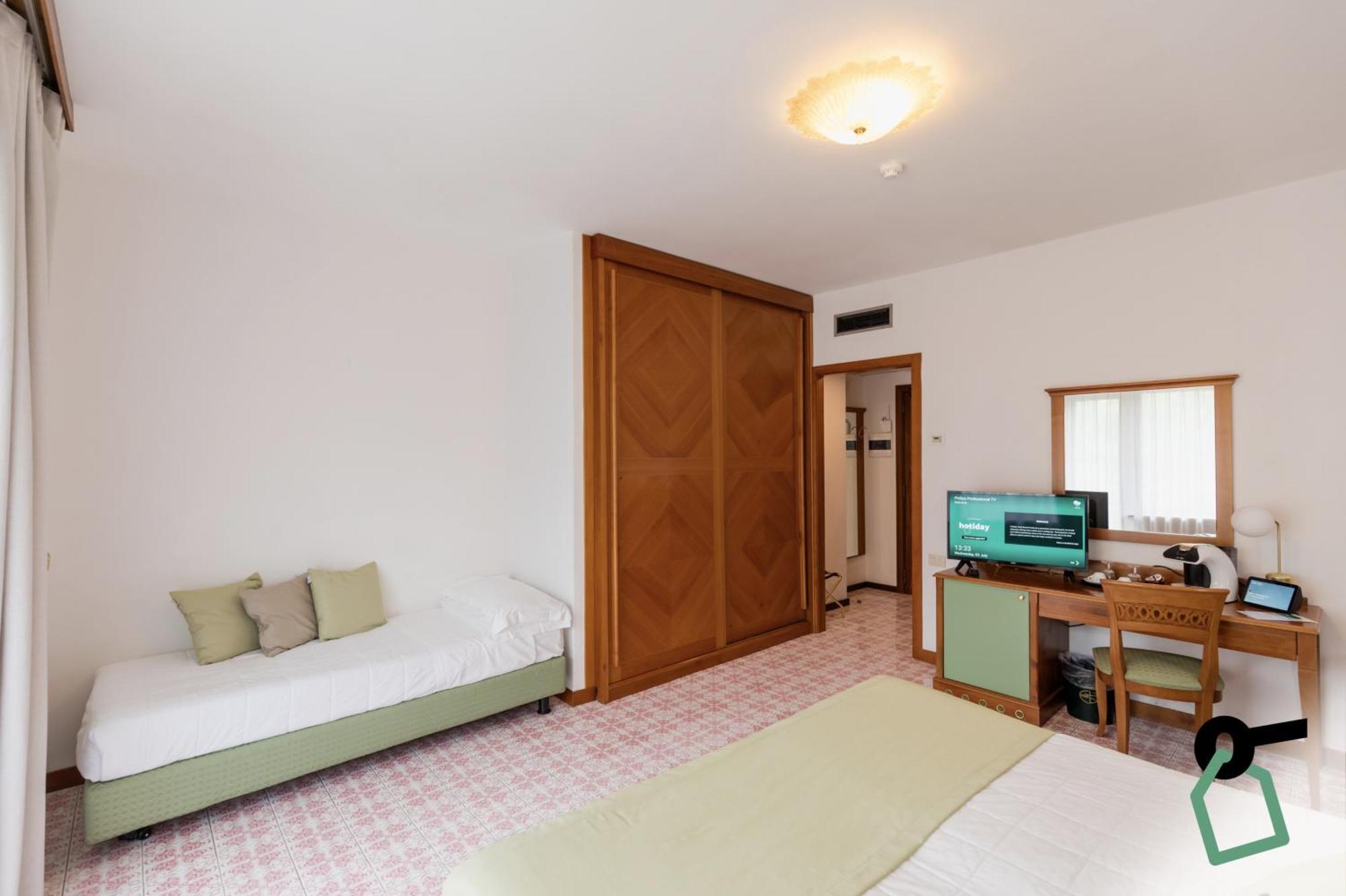 Hotel Hotiday